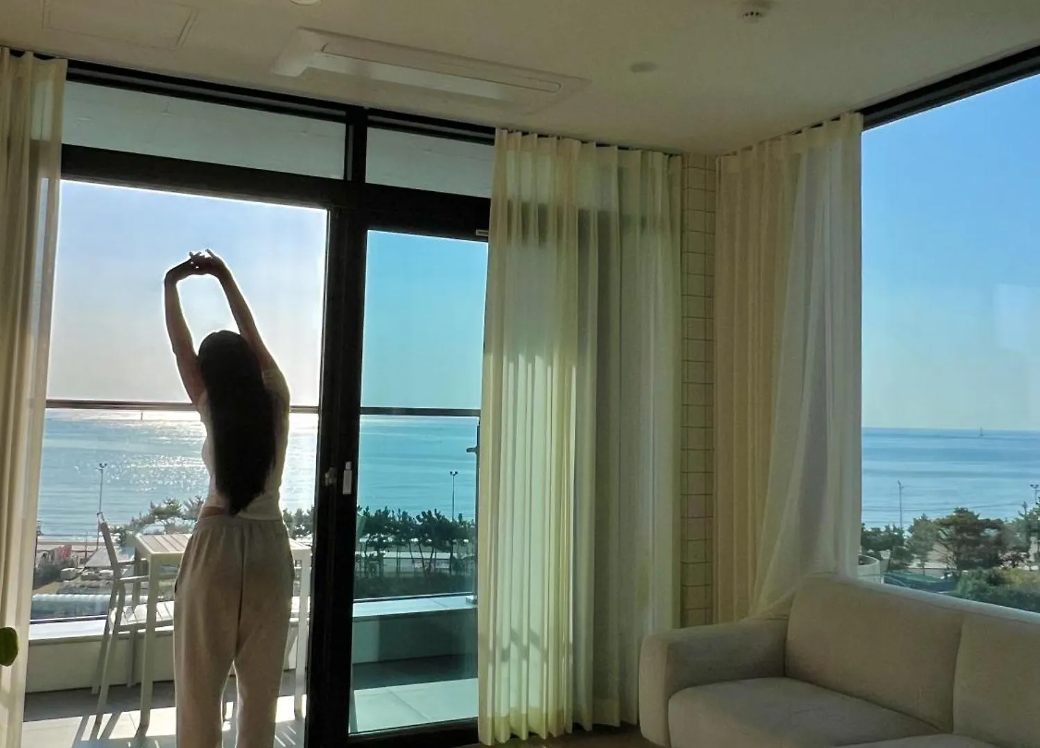 Paul Mare Pool Villa Busan