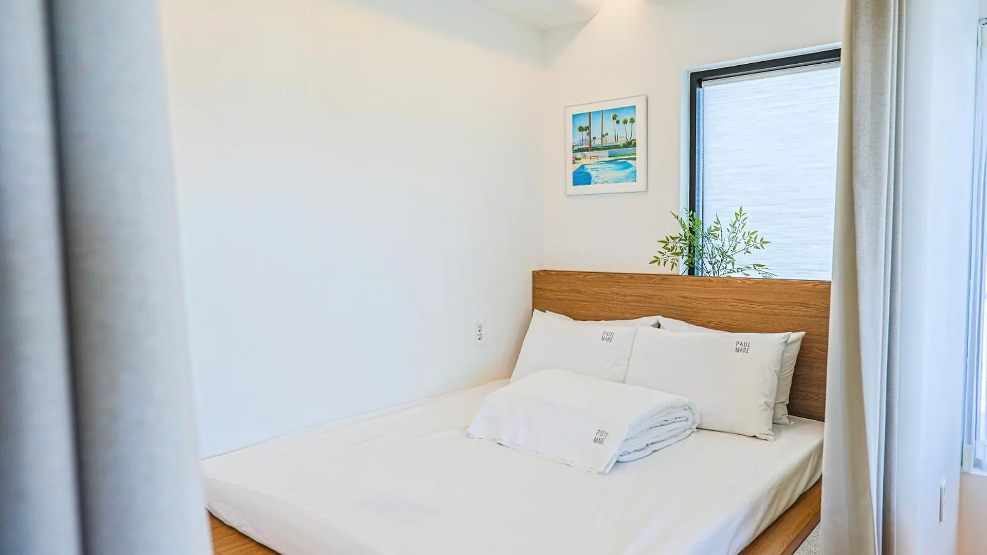 Paul Mare Pool Villa Busan